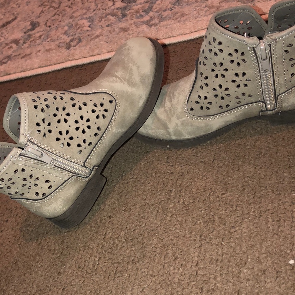 OshKosh booties